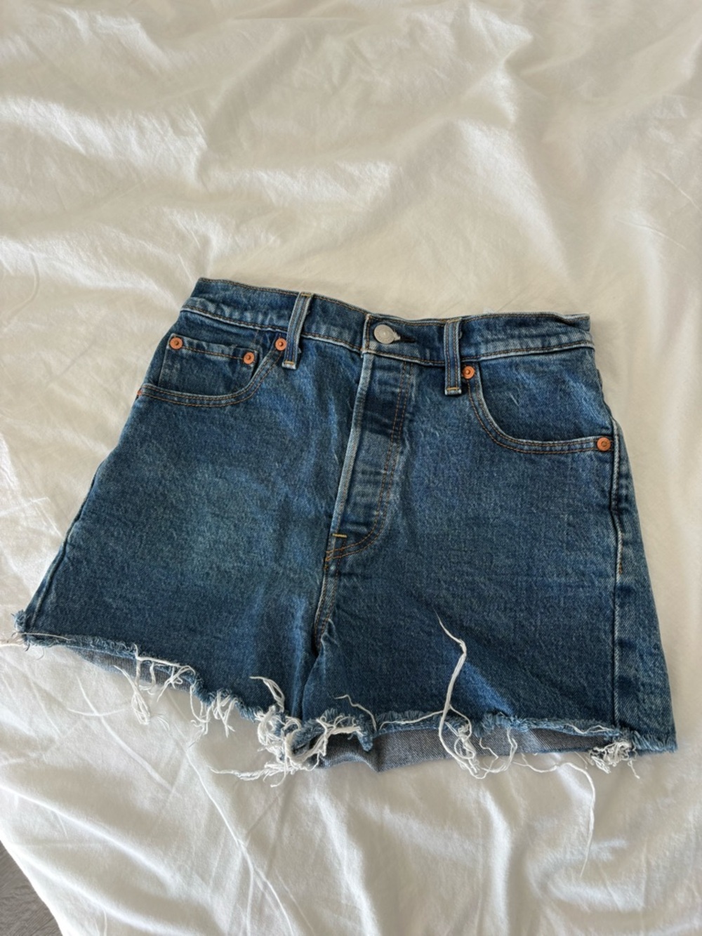 Levi's Ribcage High Rise Shorts - Picture 3 of 4